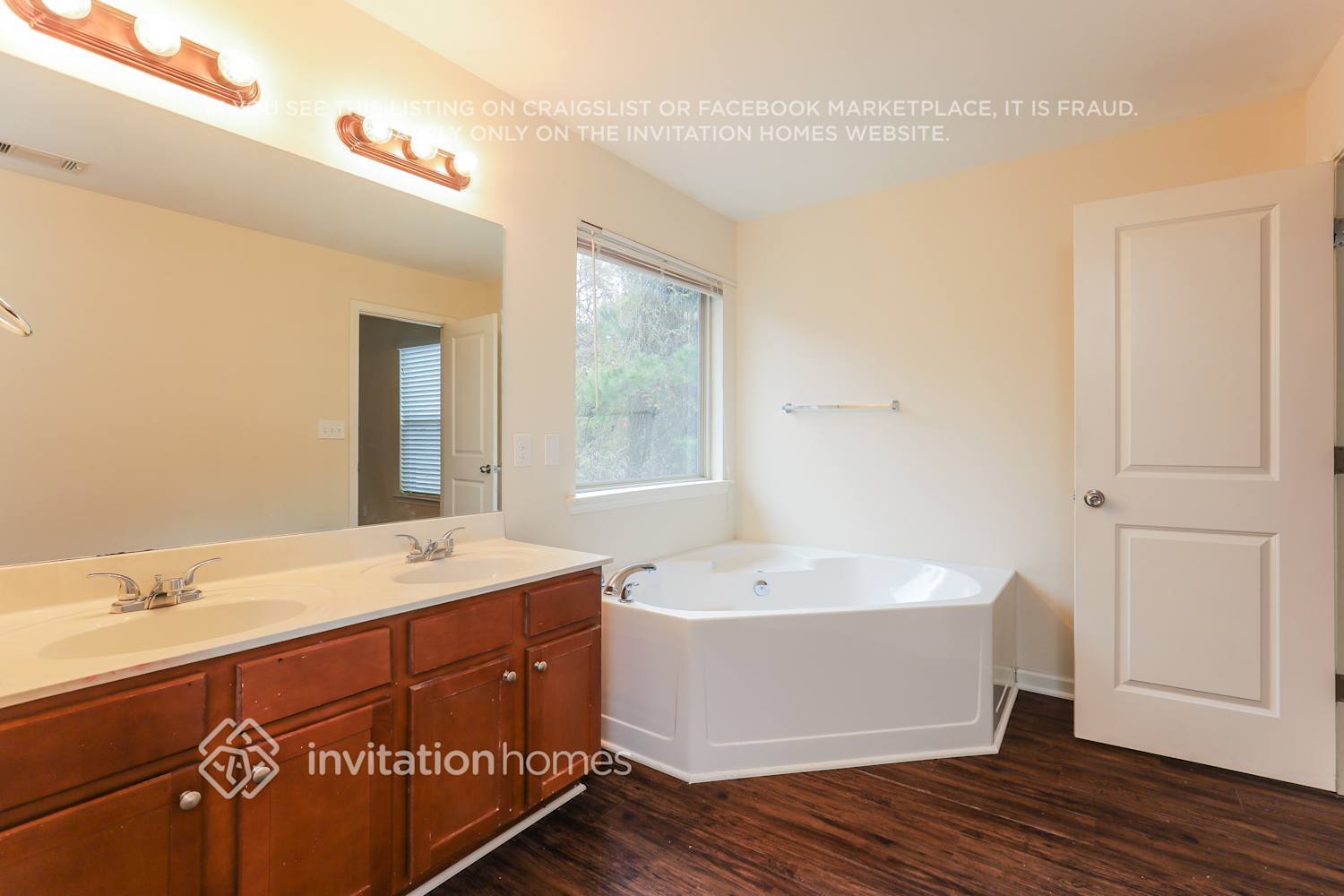 Building Photo - 2070 Stonebrook Dr