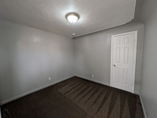 Building Photo - 1310 Moline St