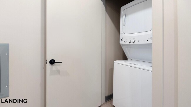 Building Photo - 645 N Front St