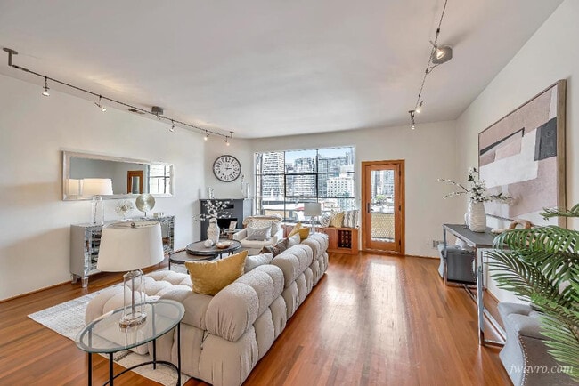 Building Photo - 17 Fresno St