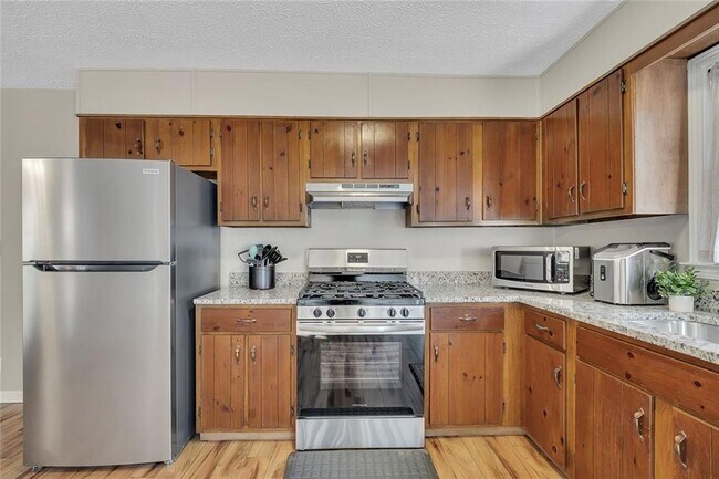 Building Photo - 303 Nottingham Dr