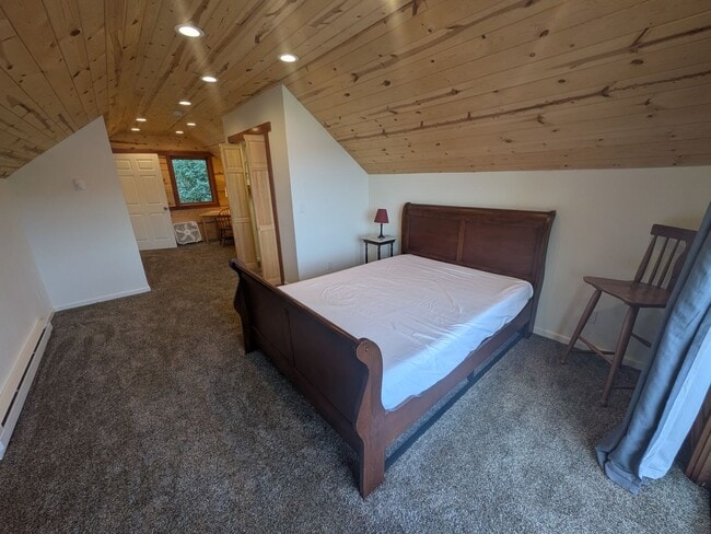 Building Photo - 1030 Fairmount Rd