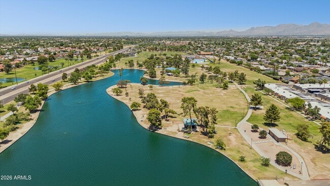 Building Photo - 8141 E Vista Dr