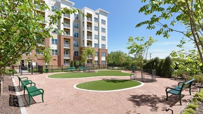 Building Photo - 100 Shawan Rd