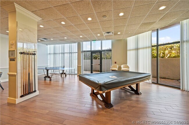 Building Photo - 9650 S Ocean Dr
