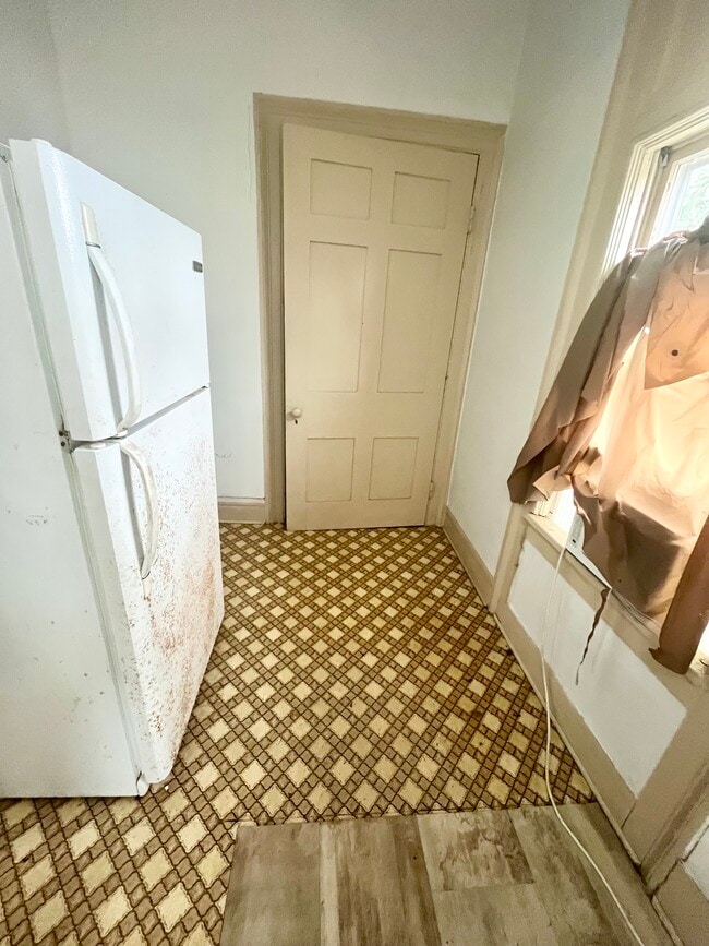 Building Photo - 820 7th Ave N