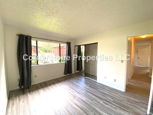 Building Photo - 2069 California Ave