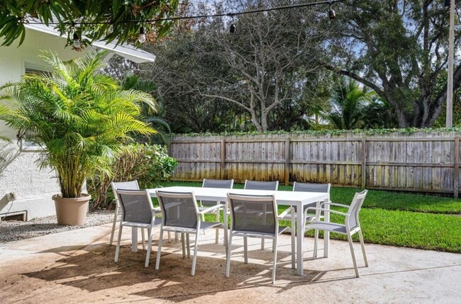 Building Photo - 5301 N Flagler Dr