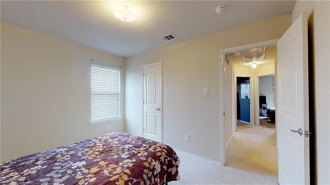 Building Photo - 9948 Southgate Dr