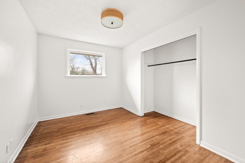 Building Photo - 504 Continental Dr