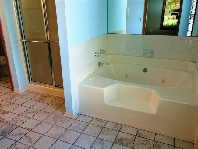 Building Photo - 4865 Camberbridge Dr