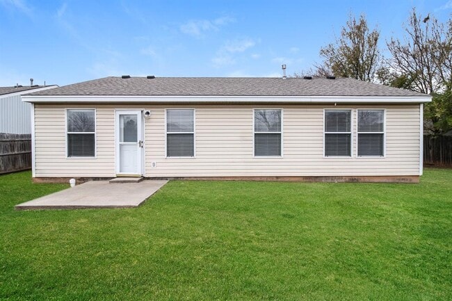 Building Photo - 2624 Briar Patch Way