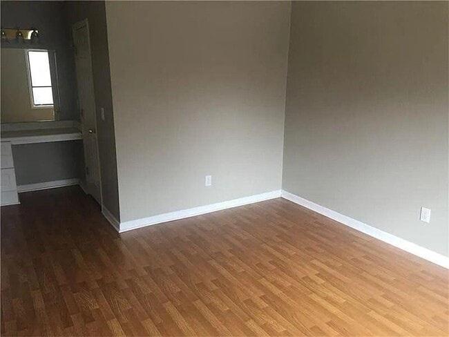 Building Photo - 3595 Woodbriar Cir