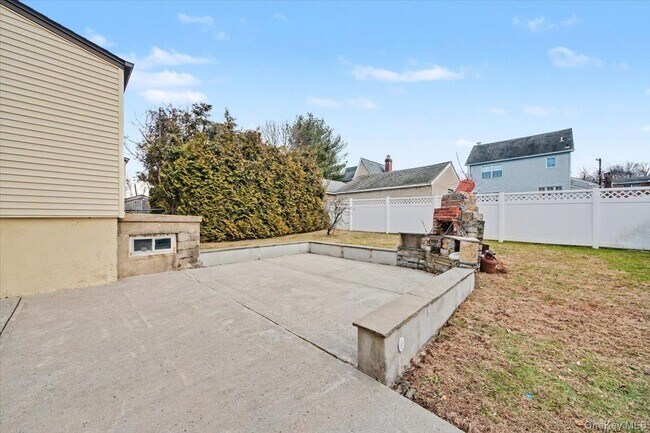 Building Photo - 60 Park Ave