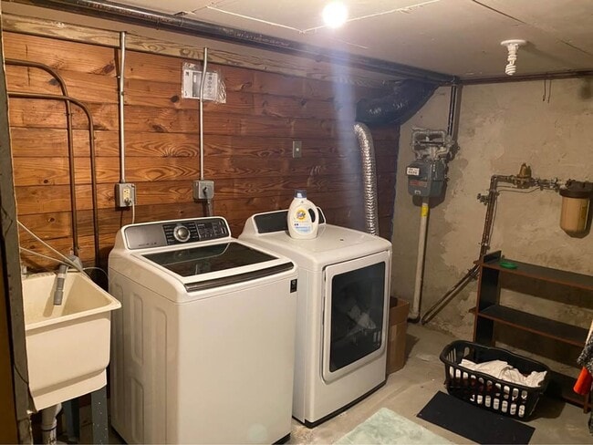 Building Photo - One Bedroom Loft in Covington!!