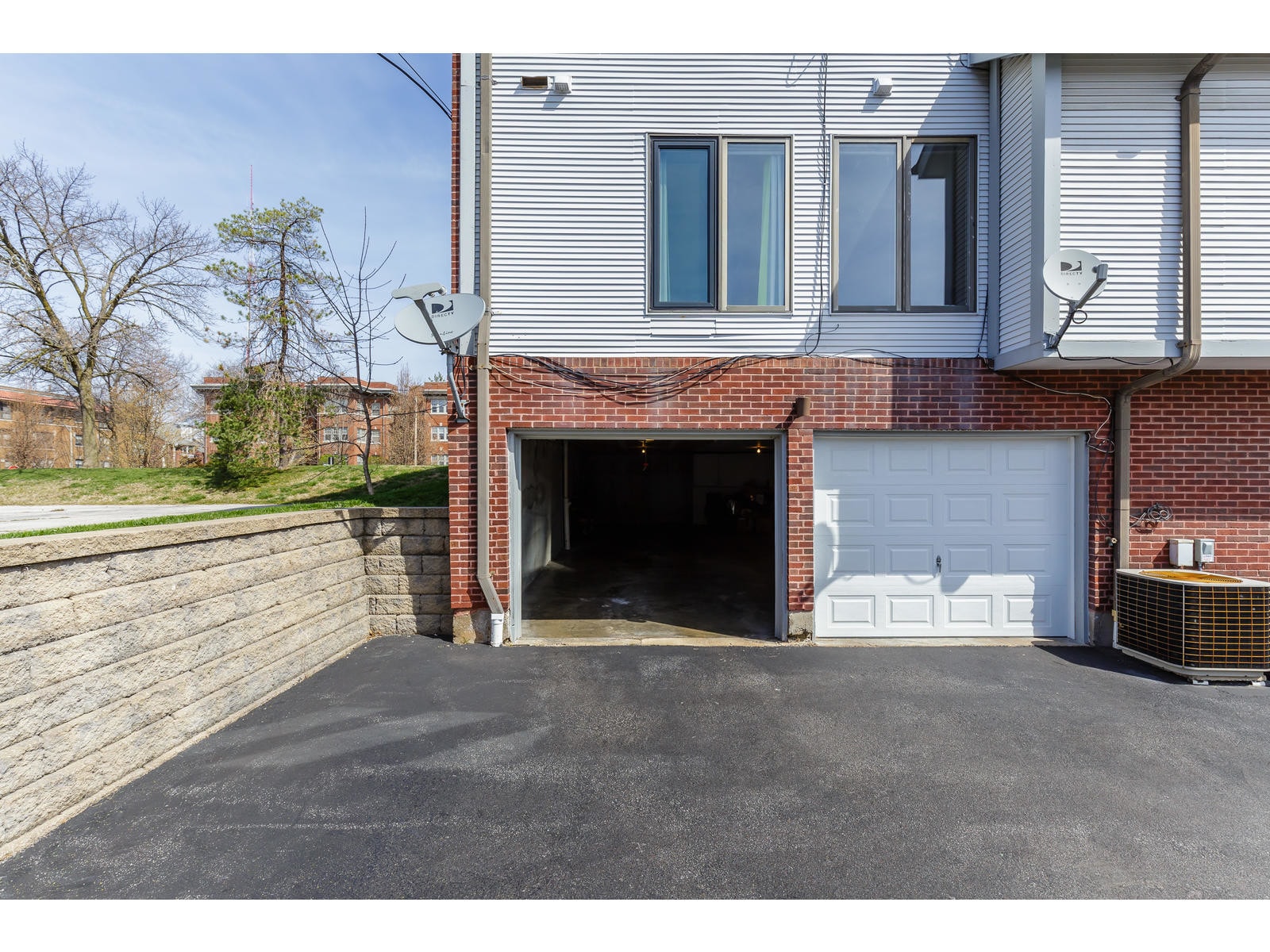 Building Photo - 5600 Waterman Blvd