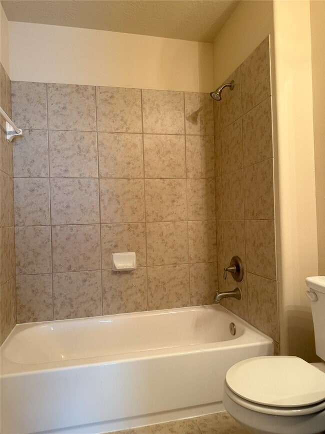 Building Photo - 22434 Albee Dr