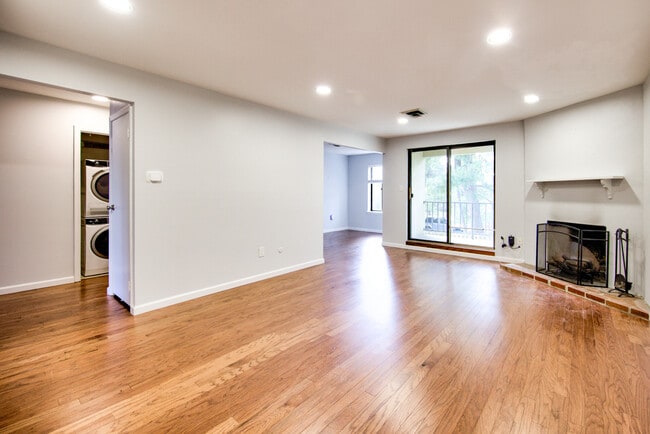 Building Photo - 411 W Conestoga Rd