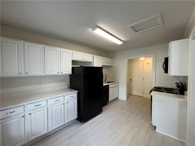 Building Photo - 1603 Tallulah St NW