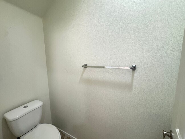 Building Photo - 6208 Yankee Spring St