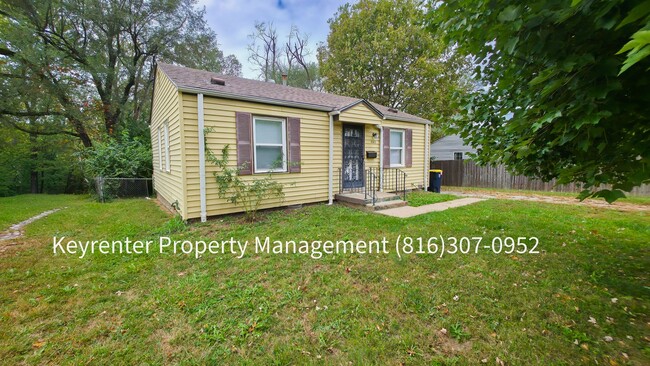 Building Photo - 2 Bed 1 Bath rare to rent!