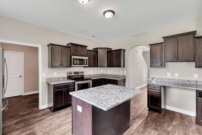 Building Photo - 3 Bedroom with BONUS in Swansboro HS District!