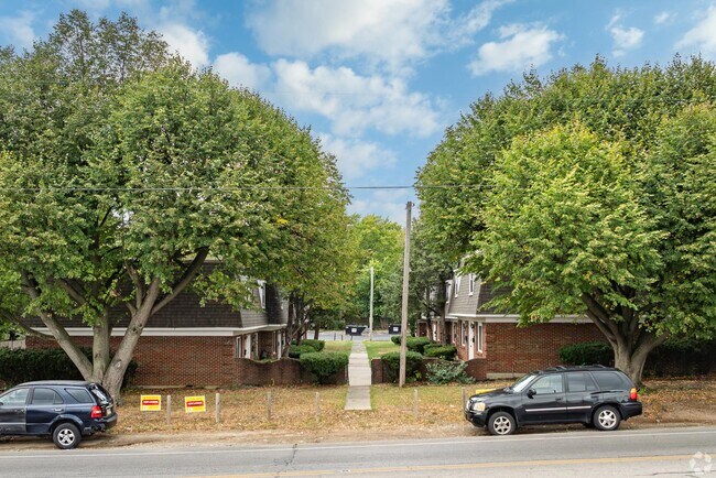 Building Photo - 3515 W Siebenthaler Ave