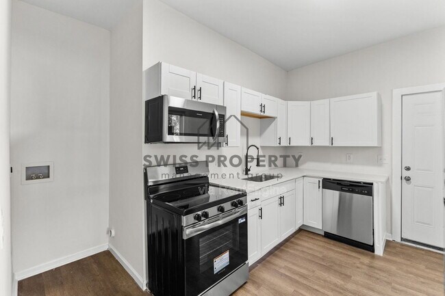 Building Photo - 1339 Mooberry St