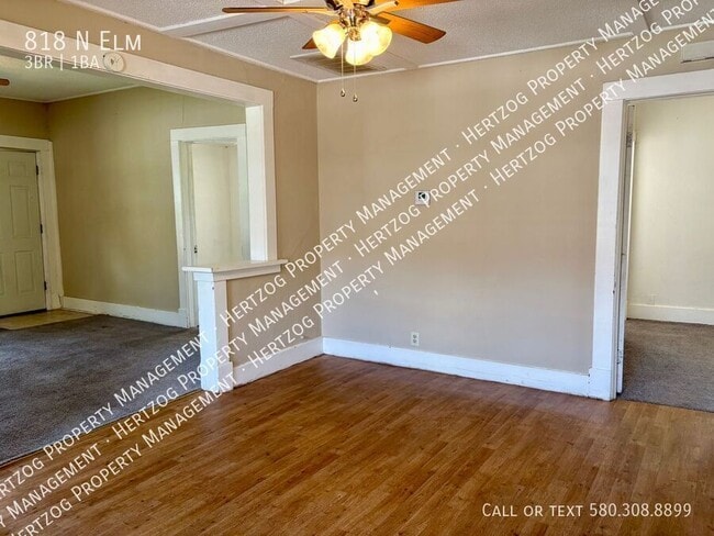 Building Photo - 818 N Elm-