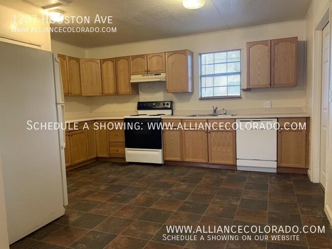 Building Photo - 1207 Houston Ave