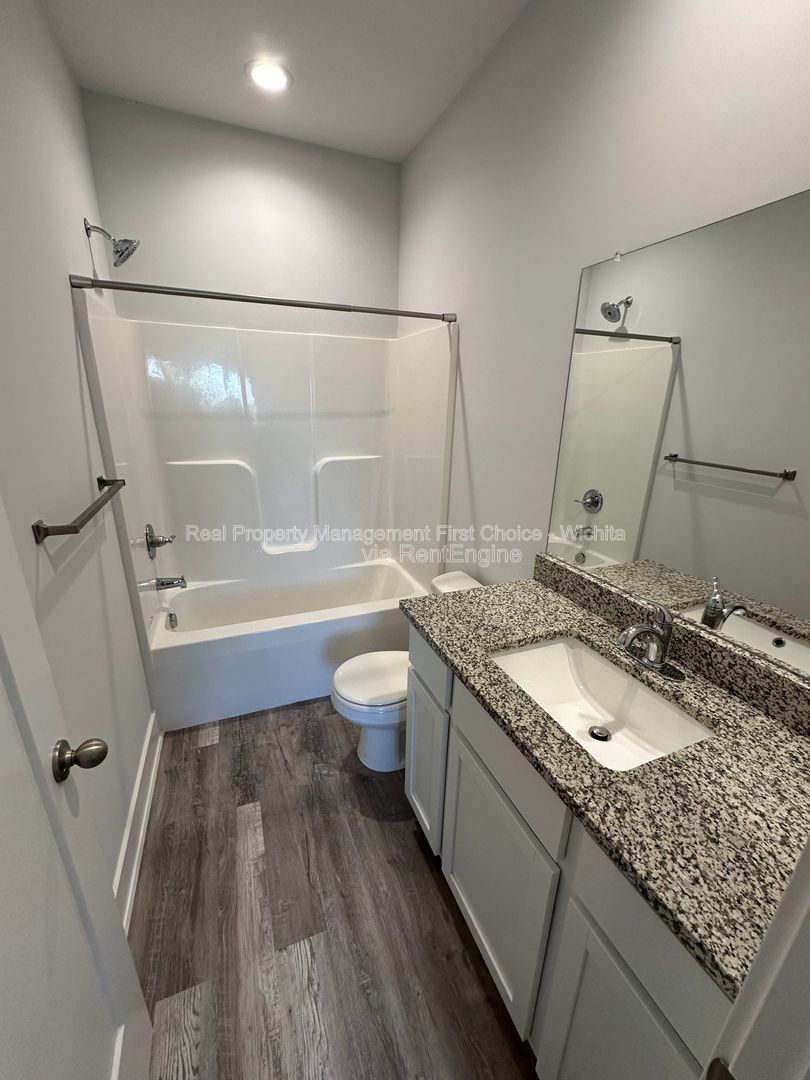 Building Photo - 5472 N Colburn Ct