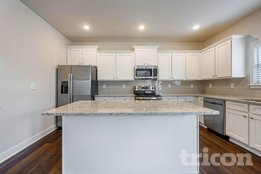 Building Photo - 409 Curlin Ct