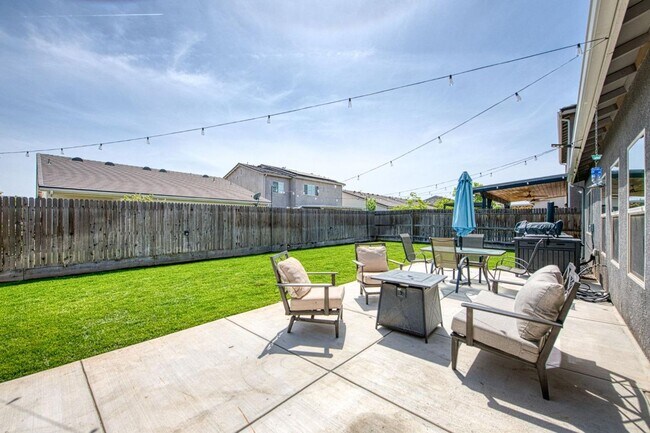 Building Photo - Newly Built 3/2 Lennar In Rivertsone