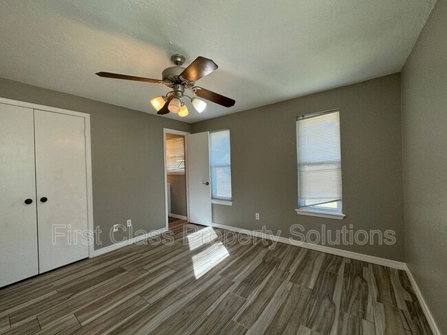 Building Photo - 3524 Hillside Dr