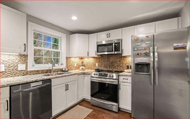 Building Photo - 7324 Shellburne Dr