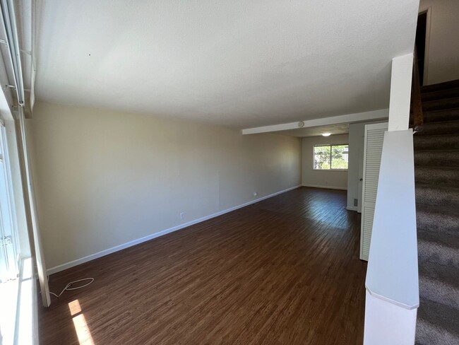 Building Photo - Vallejo 2-Bedroom Townhouse with 1-Car Gar...