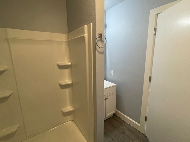 Building Photo - 1 Bedroom / 1 Bathroom in Downtown Springd...