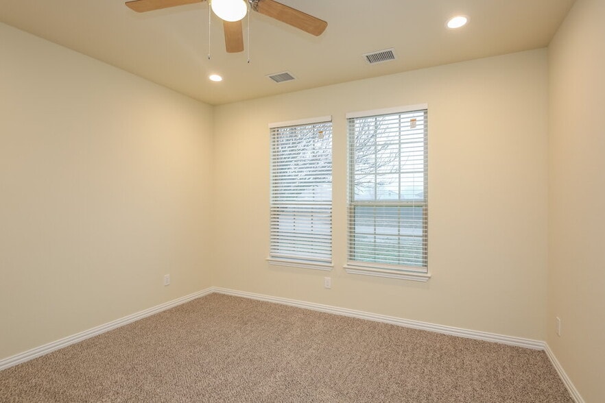 Building Photo - 1314 Roan Dr