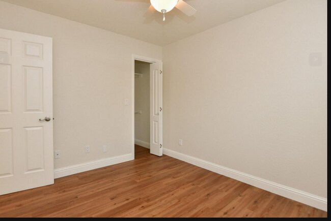 Building Photo - 675 Hamline St