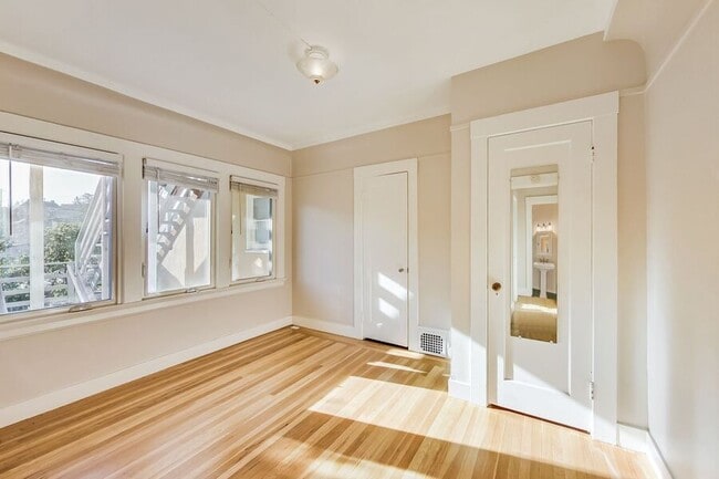 Building Photo - 508 Valle Vista Ave