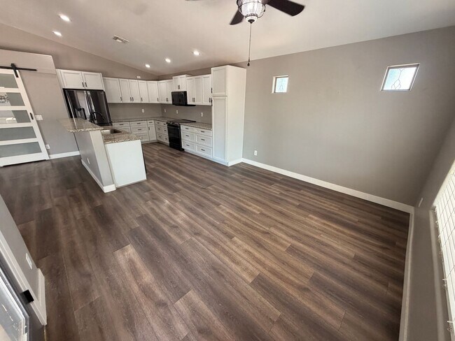 Building Photo - Renovated 5-Bedroom Corner Lot Home with Luxury Upgrades