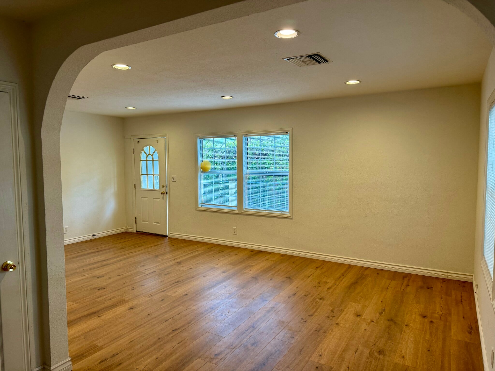 Building Photo - 8064 Sepulveda Blvd