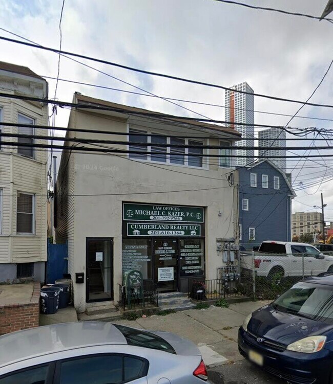 Building Photo - 69 Washburn St