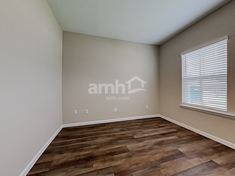 Building Photo - 132 Edge Park Trl