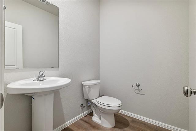 Building Photo - 422 Wydown Dr