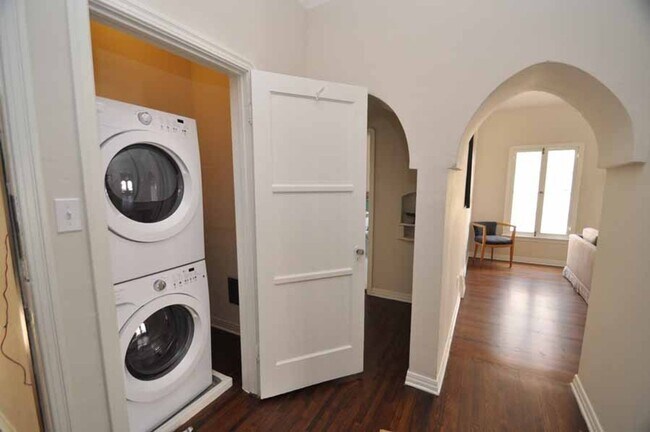 Interior Photo - 335 S Cloverdale Ave