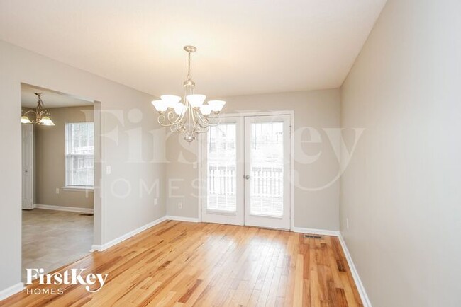 Building Photo - 309 Blue Springs Way