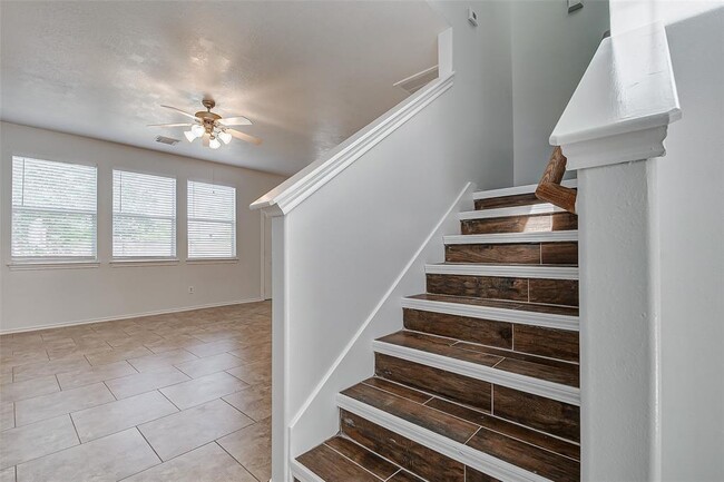 Building Photo - 12426 Narcissus View Trail