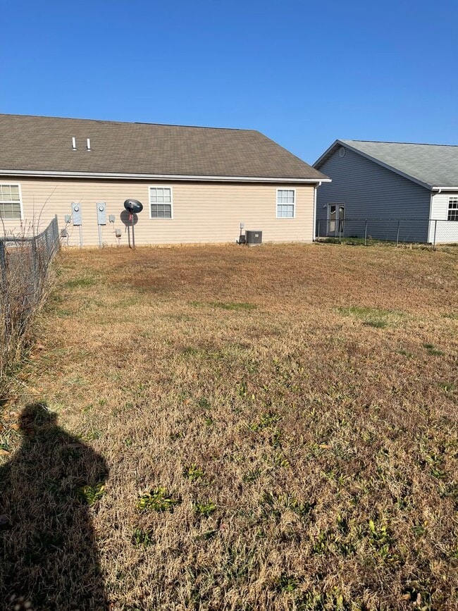 Building Photo - Available 8/1/2025