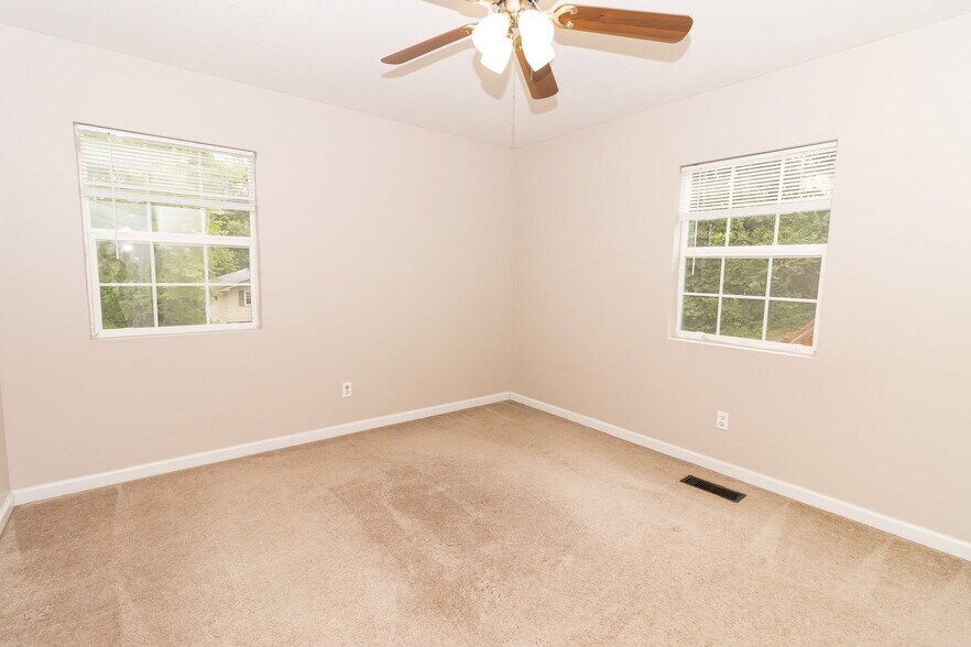 Building Photo - 9134 Westminister Cir Dr